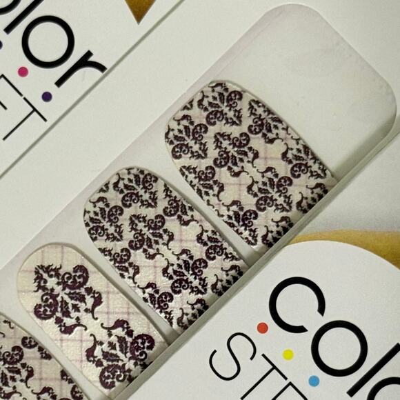 New Color Street “Kiss & Toile” Purple Damask Pattern Nail Strips - Picture 1 of 1